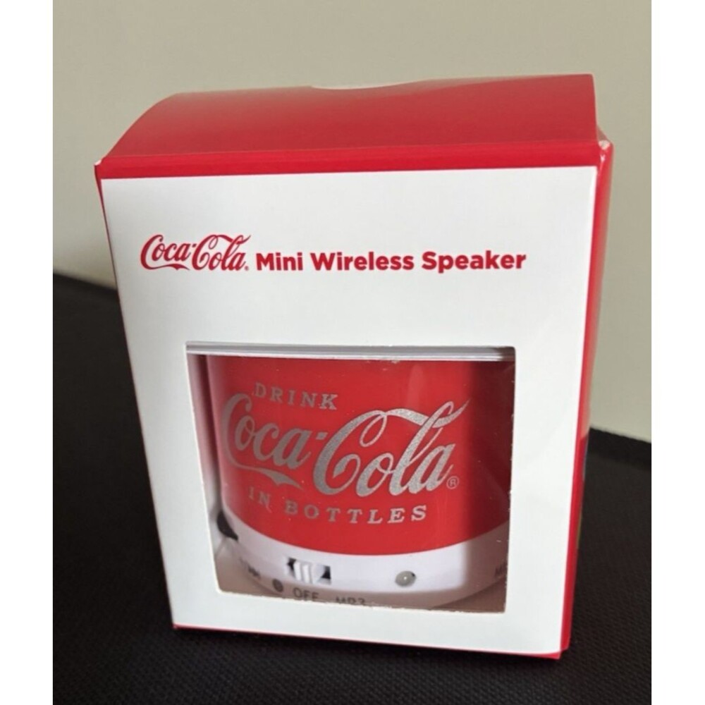 Coca-Cola Mini Wireless Speaker - collector  NEW